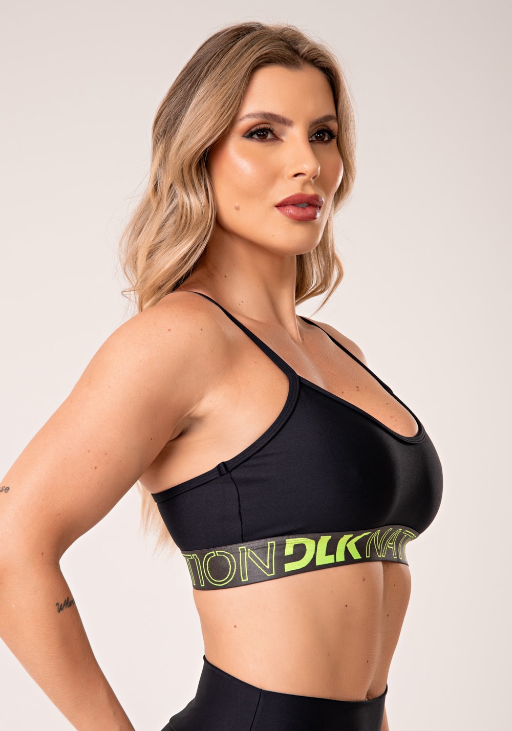 Top fitness feminino preto com elástico grafite e amarelo flúor nation