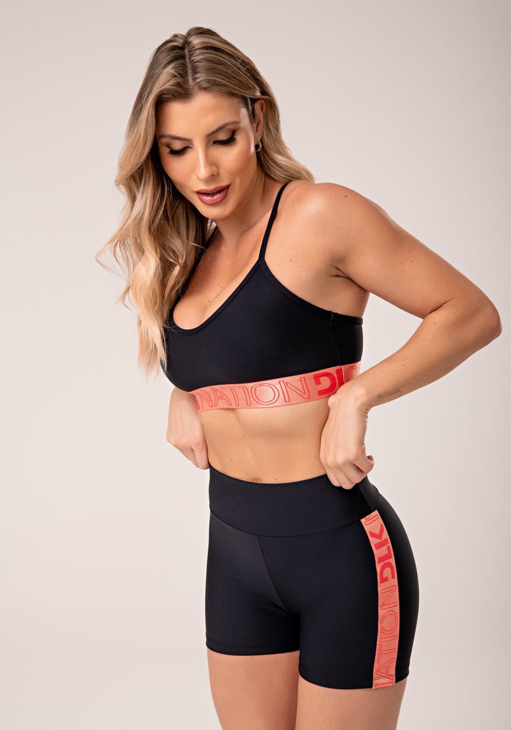 Top fitness feminino preto com elástico coral nation
