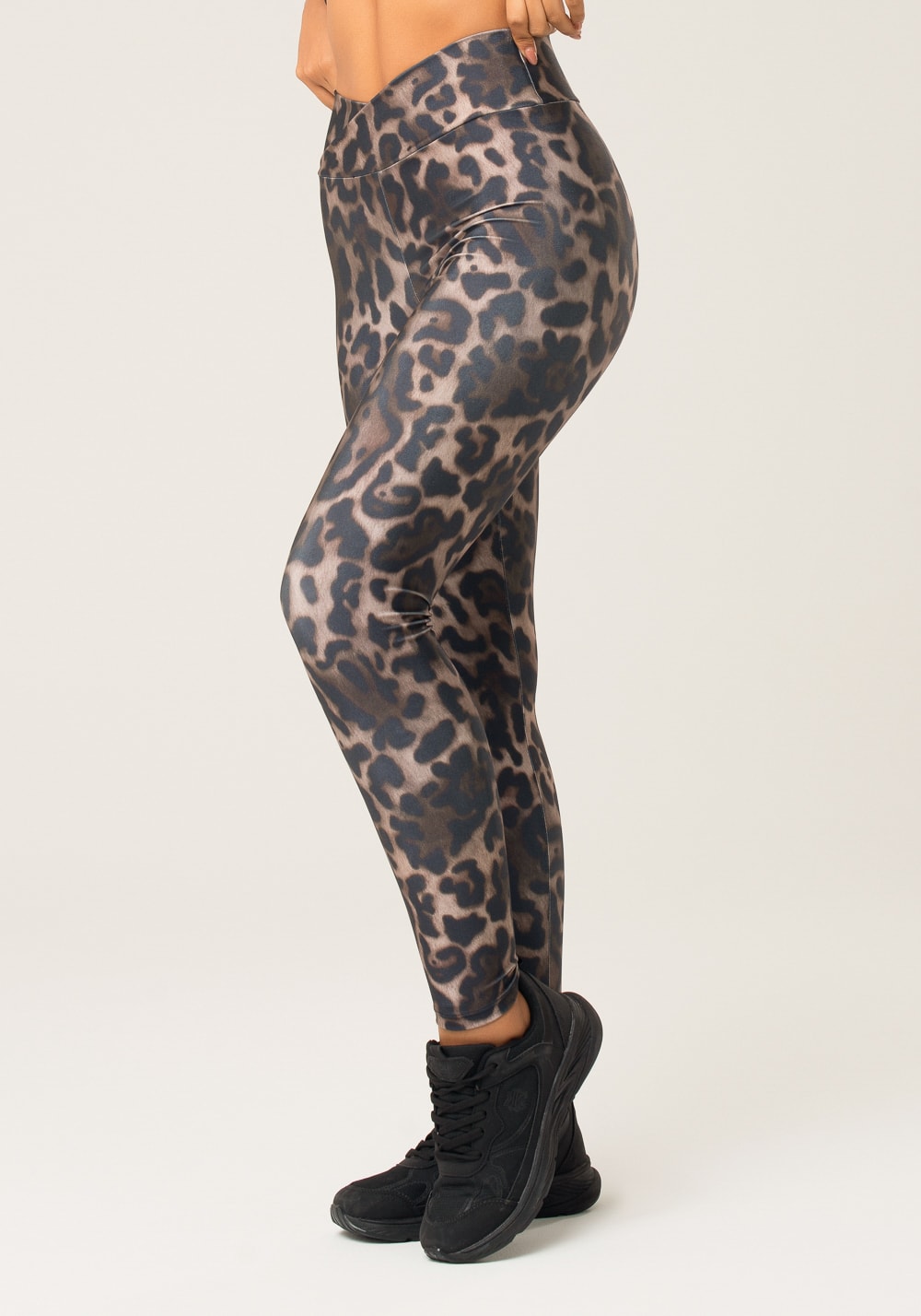 Legging fitness feminina com cós transpassado estampada onça animal printed