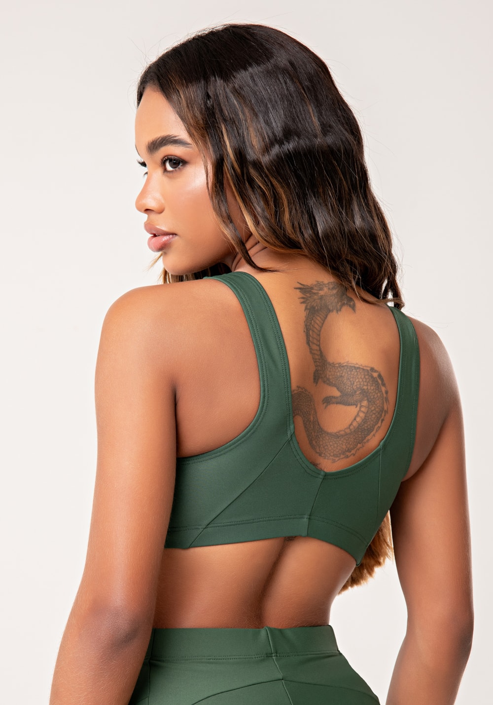 Top fitness feminino verde com franzido lush