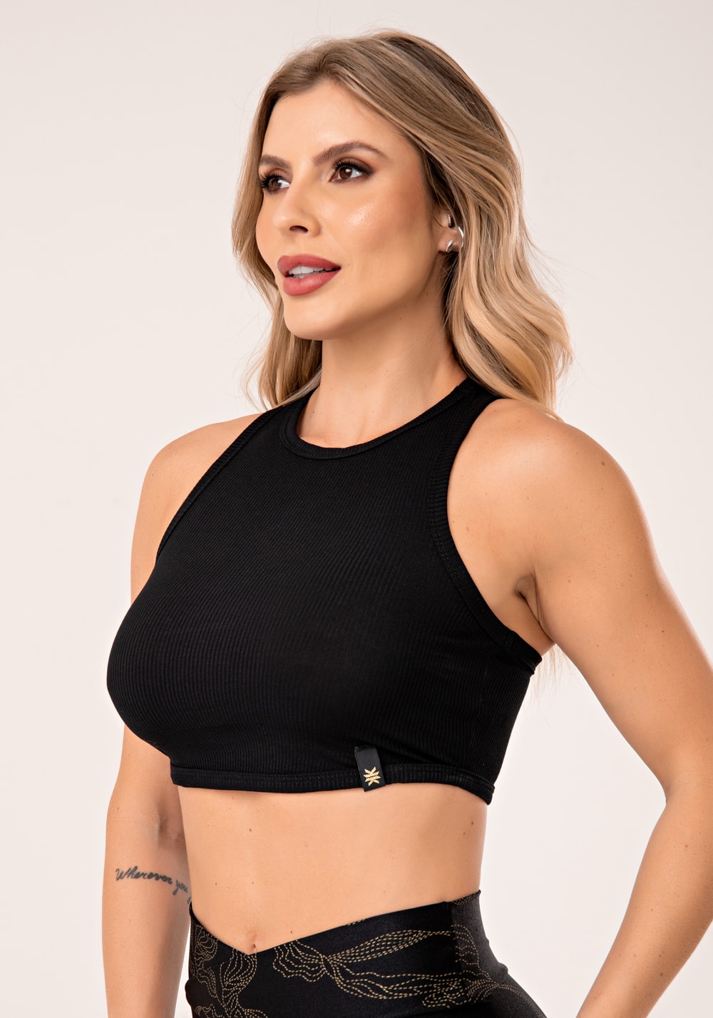 Cropped regata feminino preto canelado lush